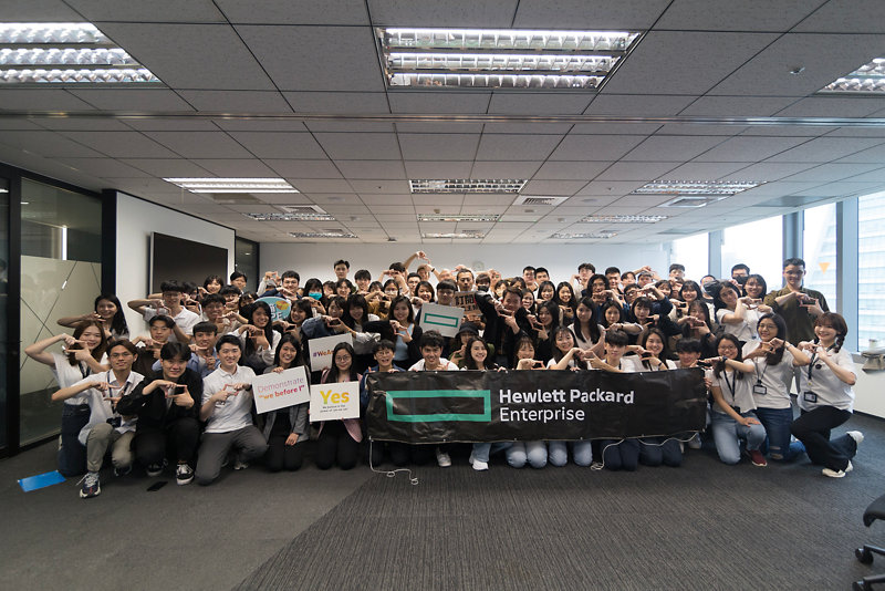 <img src="HPE Taiwan held server experience activity.jpeg" alt="HPE Taiwan promotes DE&I workplace">