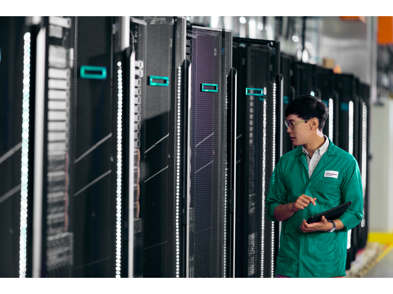 HPE StoreOnce VSA Center facing